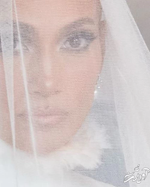 جنیفر لوپز در وضعیت تور سفید و خنچه عقد